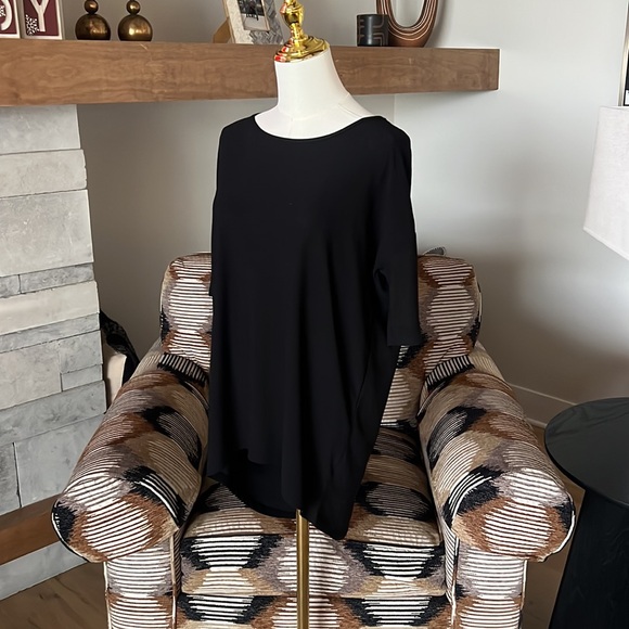 LulaRoe Irma Top - Picture 3 of 6